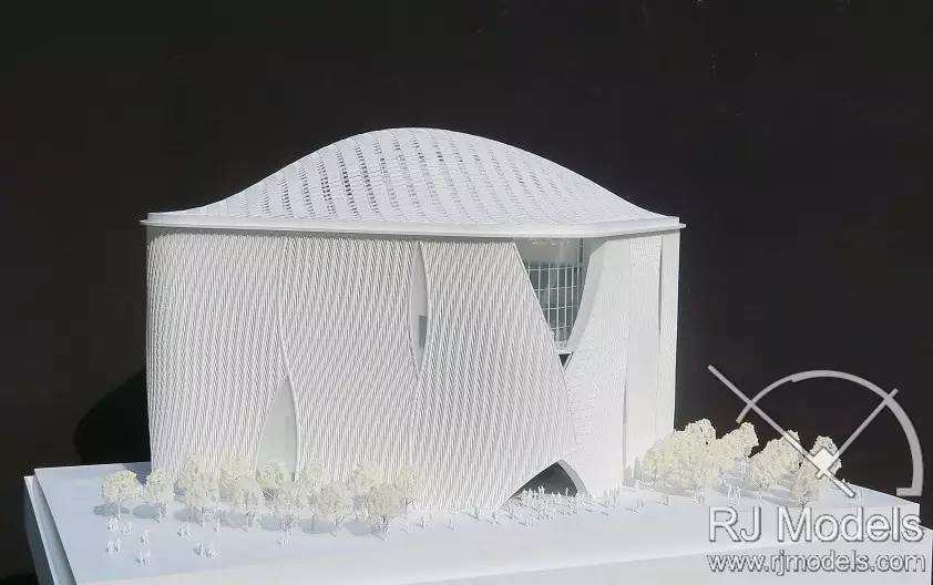▲戲曲中心概念模型的白色外立觀的整體照。