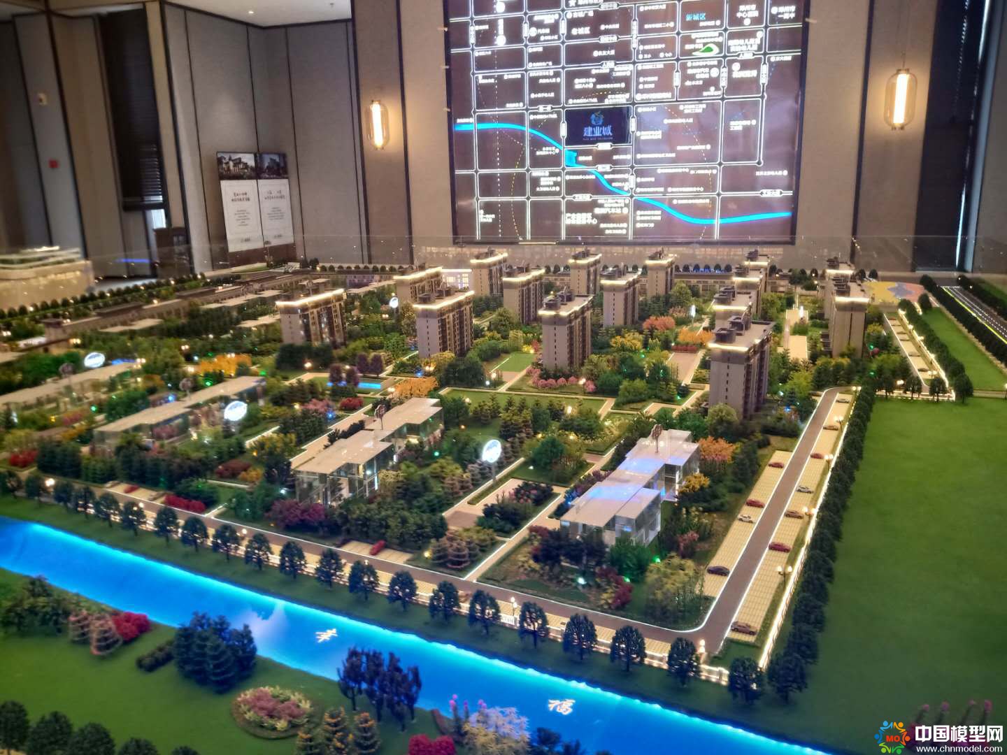 樓盤沙盤模型制作、別墅沙盤模型制作、城市規(guī)劃沙盤制作、建筑模型設(shè)計制作、工業(yè)模型設(shè)計制作、數(shù)字多媒體沙盤制作