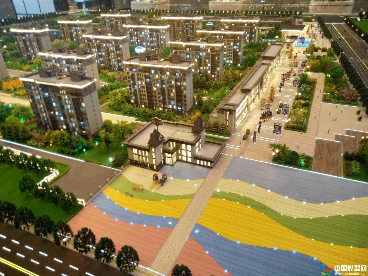 樓盤沙盤模型制作、別墅沙盤模型制作、城市規(guī)劃沙盤制作、建筑模型設(shè)計制作、工業(yè)模型設(shè)計制作、數(shù)字多媒體沙盤制作